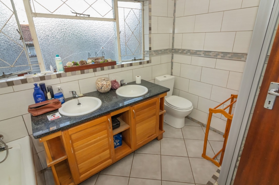 3 Bedroom Property for Sale in Uitsig Free State
